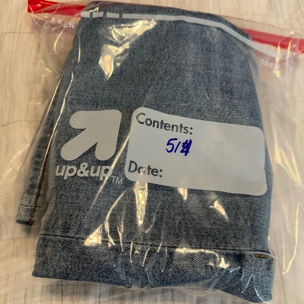 Levi's Women's High-Rise Wedgie Straight Cropped Jeans Size 28